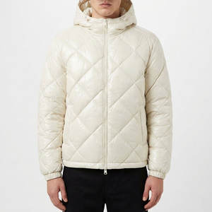 เสื้อแจ็คเก็ตพัฟเฟอร์สไตล์สตรีทแบบมันเงาสำหรับผู้ชาย เสื้อโค้ทขนห่านแบบมีฮู้ดขนาดใหญ่ กันลม เสื้อคลุมกันหนาวสำหรับฤดูหนาว รับผลิตแบบ OEM - Product Image 1