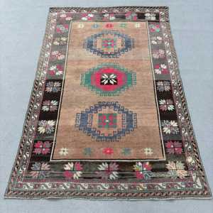 Alfombra de 5.5x7.8 pies, Alfombra Turca Vintage, Alfombra de Camuflaje Marrón y Azul - Product Image 1