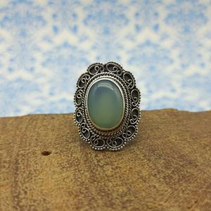 925แหวนพลอยคาลซิโดนีสีเงินสเตอร์ลิงสไตล์โบฮีเมียนชุดฝาทรงวงรีสำหรับงานแต่งงานหรืองานเลี้ยง - Product Image 1