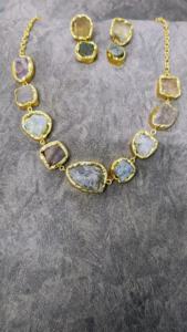 Conjunto de collar de mujer hecho a mano en joyería de fiesta etérea chapada en oro con circón y material de latón - Product Image 2