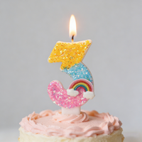 Bougies d'anniversaire colorées arc-en-ciel, bougies créatives en paraffine pour les décorations d'ambiance de fête d'anniversaire et de mariage