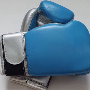Guantes de Boxeo de Cuero Personalizados - Guantes de Entrenamiento Profesional de Secado Rápido, Absorción de Humedad, Impermeables y con Protección UV para Boxeo - Product Image 2