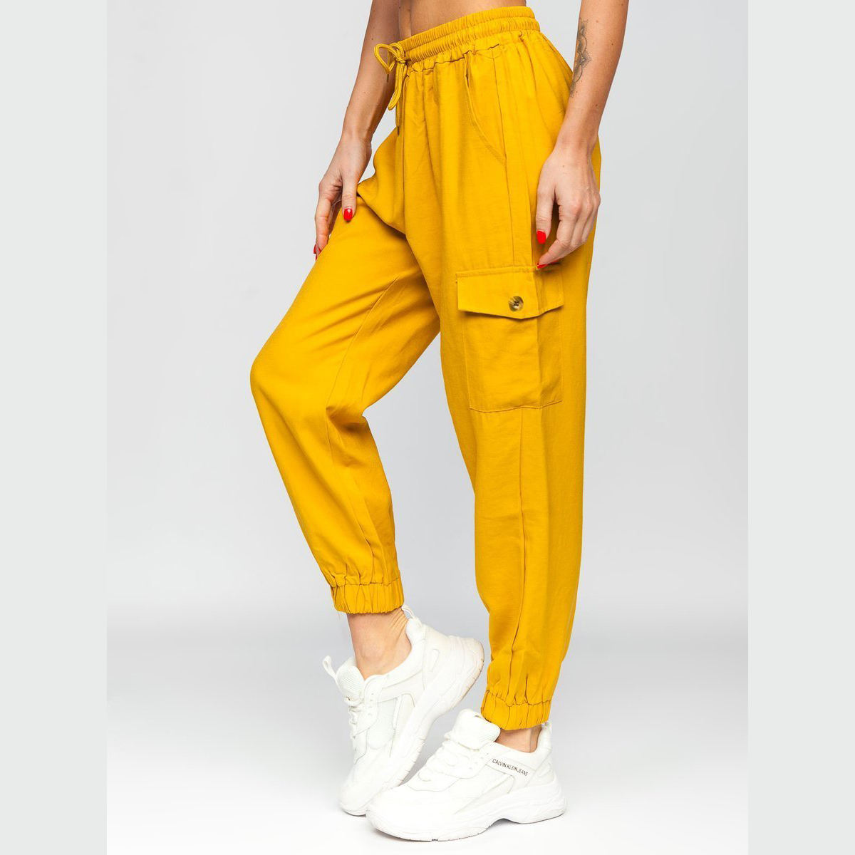 สีเหลือง