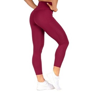 Mallas de yoga profesionales de cintura alta para mujer al mejor precio del fabricante OEM personalizables con tejido de punto con logotipo - Product Image 3