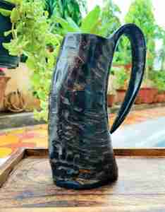 Taza de cuerno para beber tallado vikingo hecho a mano de alta calidad, cuerno Natural altamente pulido India para vino y cerveza - Product Image 2