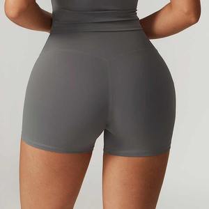 OEM/ODM Short de yoga à haute élasticité pour femmes Short de gymnastique personnalisé Conception Scrunch Spandex/Nylon Motif solide Fermeture élastique à la taille - Product Image 1