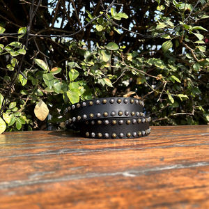 Ceinture classique en cuir de buffle d'eau cloutée de style western avec motif CROWN et boucle en laiton massif finition nickel 35MM - Product Image 3