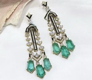 Exclusivos Pendientes Largos de Fusión con Baño de Oro de la Mejor Calidad, Estilo Moderno, Colecciones para Bodas y Fiestas para Mujeres y Niñas - Product Image 4