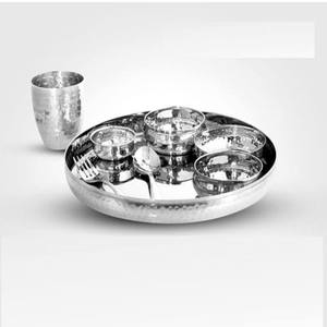 Vente en gros de haute qualité en acier inoxydable Thali fait à la main ensemble de dîner au design classique pour offrir des ensembles de vaisselle en métal spécial Diwali - Product Image 1