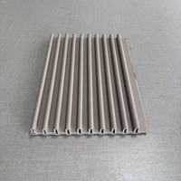 Panneau de plafond en PVC ignifuge moderne très vendu - Matériau intérieur imperméable pour les projets de décoration de la maison et du bureau