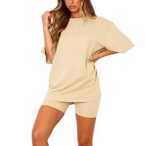 Conjunto de 2 piezas de ropa deportiva para mujer: camiseta y pantalones cortos de color sólido, estilo biker, personalizados para mujer. - Product Image 2