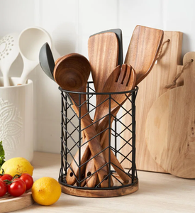 Soporte de cuchara personalizado con base de madera de diseño único y almacenamiento de utensilios de metal para reposapiés de cuchara de mesa de cocina - Product Image 3