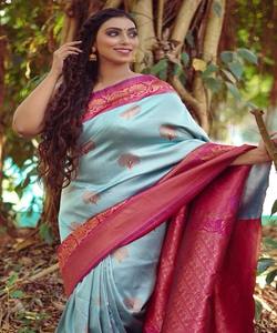 Für indische Frauen spiegeln Saris die Lebendigkeit der indischen Kultur wider, geschaffen mit Liebe und Sorgfalt