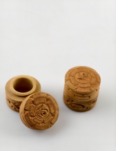 Elegante organizador de caja de recuerdo de madera hecho a mano para artículos personales de joyería y recuerdos bellamente elaborado con detalles artísticos - Product Image 2