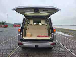 Toyota Land Cruiser 300 GXR SUV d'occasion à faible kilométrage, édition XTREME - Product Image 2