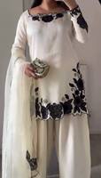 Ensemble de costume ethnique de créateur haut de gamme Fendy en soie brodée avec salwar Farshi et dupatta en organza à bordure dentelle, manches longues, pour soirée