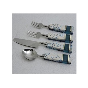 Ensemble de couverts en acier inoxydable avec manche en résine, qualité supérieure, taille personnalisée, ensemble de couverts pour un usage domestique - Product Image 4