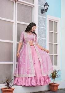 Haut à la demande de mariage et de fête porter dames Lehanga Choli disponible au prix de gros auprès de l'exportateur indien - Product Image 3