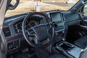 Toyota Land Cruiser Heritage Edition 2021, Certificado, Limpio y en Buen Estado - Product Image 2