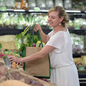 Bolsas Ecológicas de Yute Natural Reutilizables con Refuerzo Rojo, Tamaño Mediano, Duraderas y Lavables para Uso Diario, Publicidad de Alimentos - Product Image 2