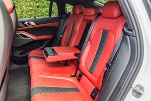 X6 M Competition 2022, Motor V8 Twin-Turbo de 600 hp, Paquete Ejecutivo, Interior Naranja Sakhir - Product Image 5