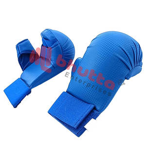 Manoplas de entrenamiento de Karate aprobadas personalizadas Cuero de vaca dorado Diseño de logotipo personalizado de alta calidad Guantes de Karate Entrenamiento de artes marciales - Product Image 1