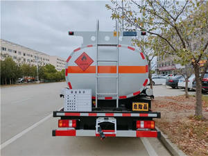 Camión Cisterna <span class=keywords><strong>de</strong></span> Combustible ISUZU <span class=keywords><strong>de</strong></span> <span class=keywords><strong>6000</strong></span> <span class=keywords><strong>Litros</strong></span>, Camión Dispensador <span class=keywords><strong>de</strong></span> Aceite, Operación Manual, Tanque Usado <span class=keywords><strong>de</strong></span> 500 Autos, Acero al Carbono/Acero Inoxidable 4*2 - Product Image 4