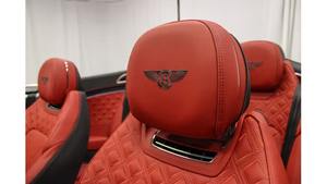 Be-ntl-ey Continental GT Azure Convertible 2023, Usado en Excelentes Condiciones - Product Image 2