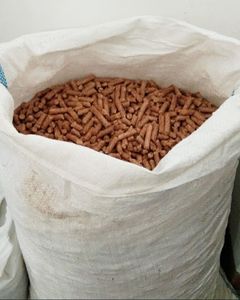 Encuentra iconos similares. Compra pellets de madera de pino canadiense de color blanco A1. - Product Image 3