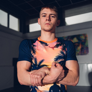 Camisas de compresión de manga corta de alta calidad para mujer, venta al por mayor, raglán en blanco, protector contra sarpullidos, función elástica personalizable con su logotipo - Product Image 5