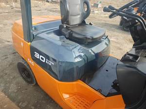 Carretilla elevadora diésel Toyota usada Original de Japón, 3 toneladas, tipo 7FD30, carretilla elevadora Toyota de segunda mano Original de Japón a la venta, carretilla elevadora usada - Product Image 4