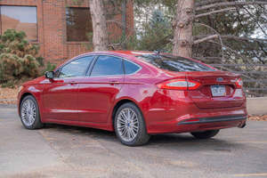 Hyundai Elantra GLS berline 2013, boîte automatique, options de boîte de vitesses manuelle, sièges en cuir, intérieur foncé, roues arrière R16, 4L essence, options électriques - Product Image 6