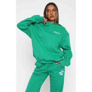 ชุดเซ็ตเสื้อผ้าผู้หญิงสำหรับฤดูหนาว แบบยาว 2 ชิ้น ปักลายเรียบ - Product Image 1