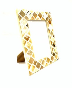 Regalo ejecutivo Marco de fotos de hueso Opciones de color de lujo Marco de incrustaciones de hueso festivo Decoración de colores ricos hecha a mano en Mat Curve Bone Chipset - Product Image 6