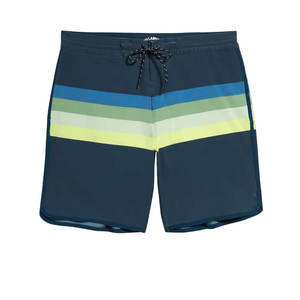 Shorts de Baño Personalizados para Hombre, Color Marrón Oscuro con Estampado Floral Blanco, Ropa de Playa de Lona, Secado Rápido, Transpirable, Ecológico, Impermeable y Anti-UV - Product Image 1