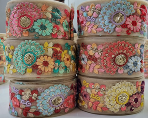 Cintas florales bordadas en colores y tamaños hechos a medida, adecuado para reventa por cinta y suministros de embellecedor, tiendas - Product Image 3