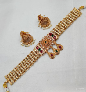 ENSEMBLE DE BIJOUX INDIENS TRADITIONNELS ET À LA MODE EN CUIVRE ENSEMBLE DE BIJOUX DE MARIAGE POUR FEMMES BOUCLES D'OREILLES ET COLLIER - Product Image 1