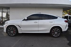 BMW X6 M50i AWD ปี 2021 สภาพดี พวงมาลัยซ้าย มาตรฐานไอเสียยูโร 4 วิ่ง 50,000-75,000 ไมล์ 150-200 แรงม้า - Product Image 5