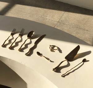 Fourchette à manche ondulé de luxe, en acier inoxydable, sculpturale et artistique, couverts de designer modernes, vaisselle unique pour la salle à manger à domicile - Product Image 5