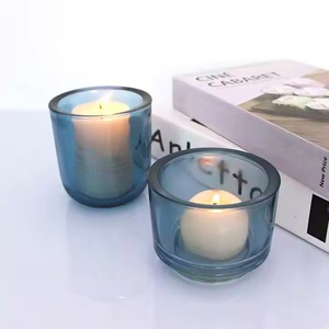 Bougeoir blanc de designer H.M.A Handicrafts avec intérieur et couvercle réfléchissants dorés pour utilisation en vrac et entreprises de cadeaux - Product Image 3