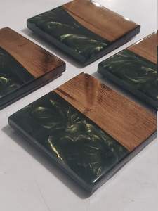 Dessous de verre en bois et en résine Design moderne pour café et tasse à thé avec des sous-verres en bois poli brillant et en résine disponibles - Product Image 6