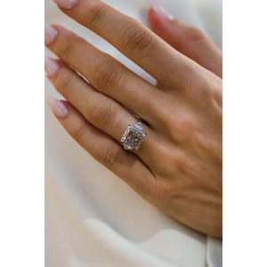 แหวนเพชรทรง Asscher สีน้ำตาลอมชมพู ได้รับการรับรองจาก IGI สำหรับความหรูหรา - Product Image 1