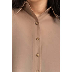 เสื้อเชิ้ตผ้าลินิน 100% ความยาวปานกลาง ทรงหลวม สไตล์เกาหลี ลายทางเรียบง่าย แบบ Y2K สำหรับใส่ฤดูใบไม้ร่วงและฤดูใบไม้ผลิ รุ่น WM-CS-SS24-054 - Product Image 4