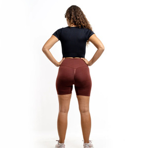 เสื้อครอปเข้ารูปคอวีสำหรับผู้หญิงผ้าคอตตอนสีดำเสื้อครอปทรงพอดีตัวผลิตจากโรงงาน - Product Image 2