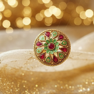 Bague de luxe en diamant américain avec finition en rhodium blanc, conçue comme un bijou élégant pour femmes, idéale pour les soirées - Product Image 1