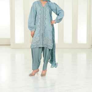 Costume décontracté pour femmes de haute qualité ensemble deux pièces avec haut à manches longues et pantalon à longueur de cheville parfait pour les voyages d'affaires ou les vêtements de maison - Product Image 3