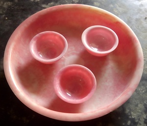 Cuenco de resina de calidad superior Opulent Curve, acento pulido hecho a mano para escenarios de comedor de mesa y ocasiones de regalo - Product Image 1