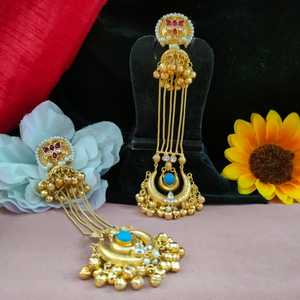 Apala polonais (or antique) et pierre Kundan déclaration Jhumkas acrylique de la meilleure qualité Kundan et perles minimales charme royal - Product Image 2