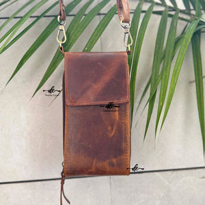 Nuevo diseño Sling Bag Full Grain Crunch bolso de cuero Gypsy Boho teléfono monedero Vintage hecho a mano estilo occidental Bolso multiusos bolsas - Product Image 1