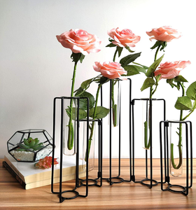 Jarrón de Flores Alto de Hierro Negro Barato, Elegante Jarrón de Flores Decorativo de Metal Latón, Centro de Mesa para Decoración de Bodas - Product Image 4